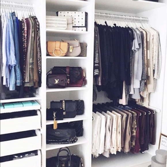 Meet your Posher, Sylvia - Picture 1 of 1